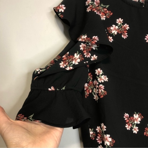 Bb Dakota By Your Sleeve Cold Shoulder Floral Blouse, size XS - Picture 3 of 11